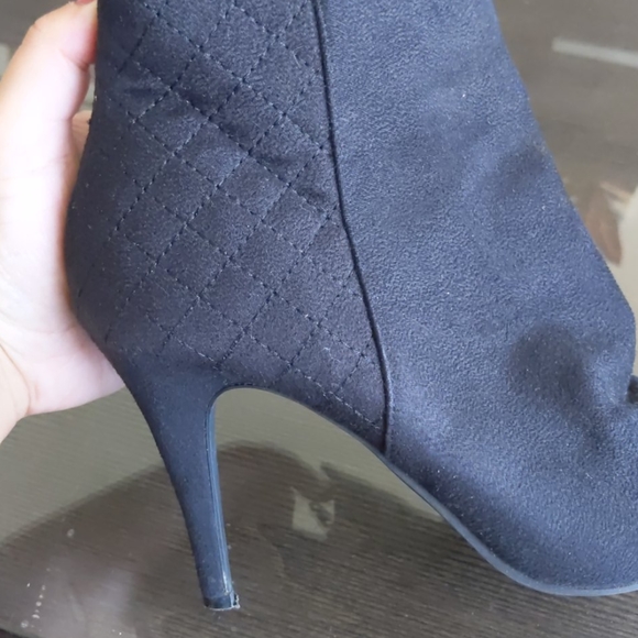 Suede heeled booties - Picture 3 of 3